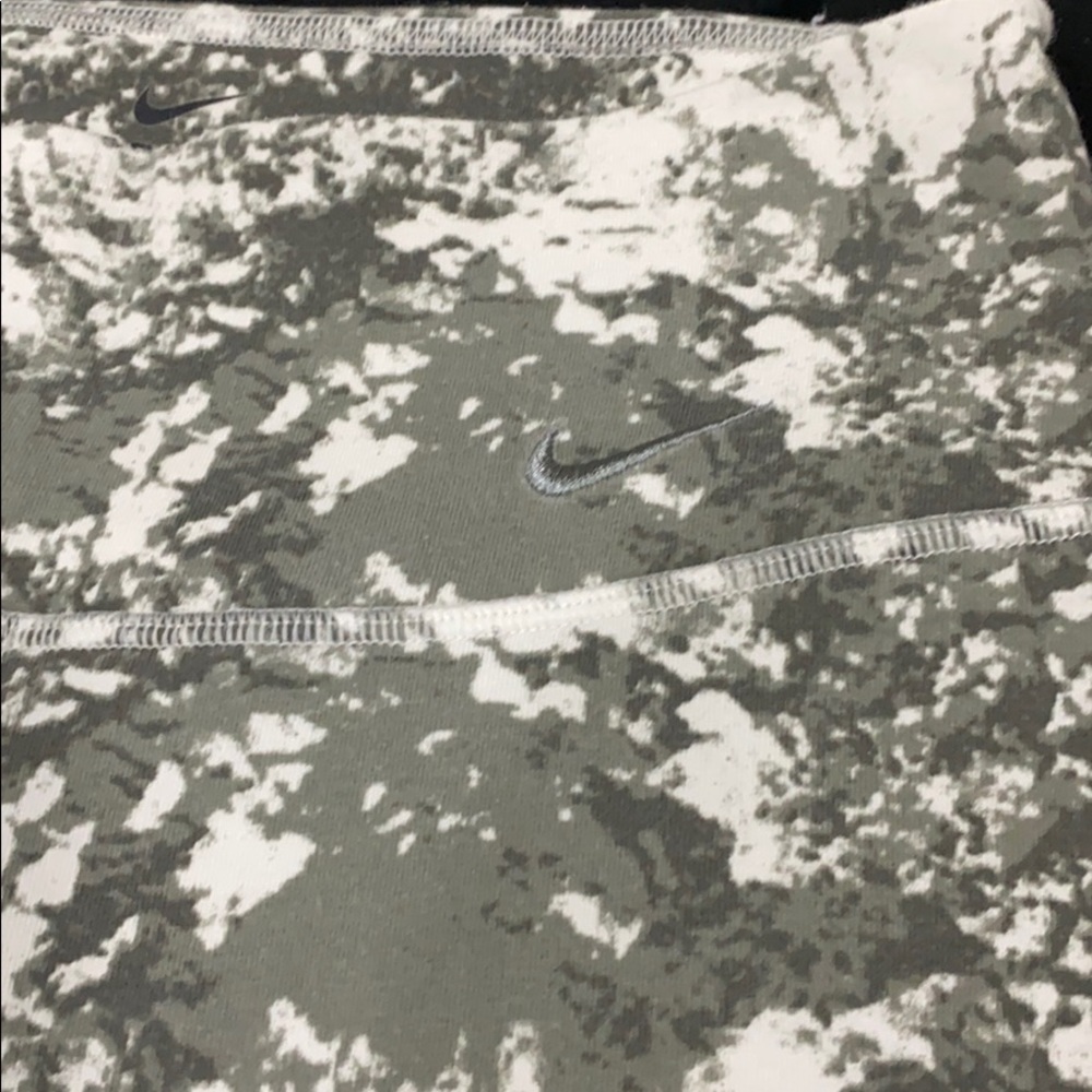 Nike leggings 3/4 length size XS